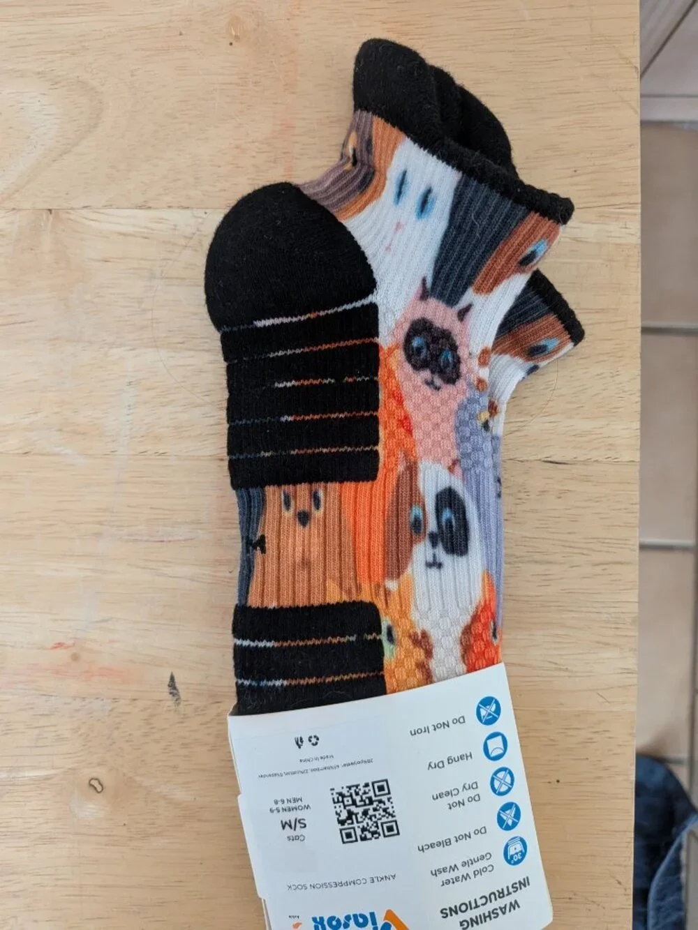 Viasox Ankle Compression Socks - Cats pattern - Size S/M - NWT